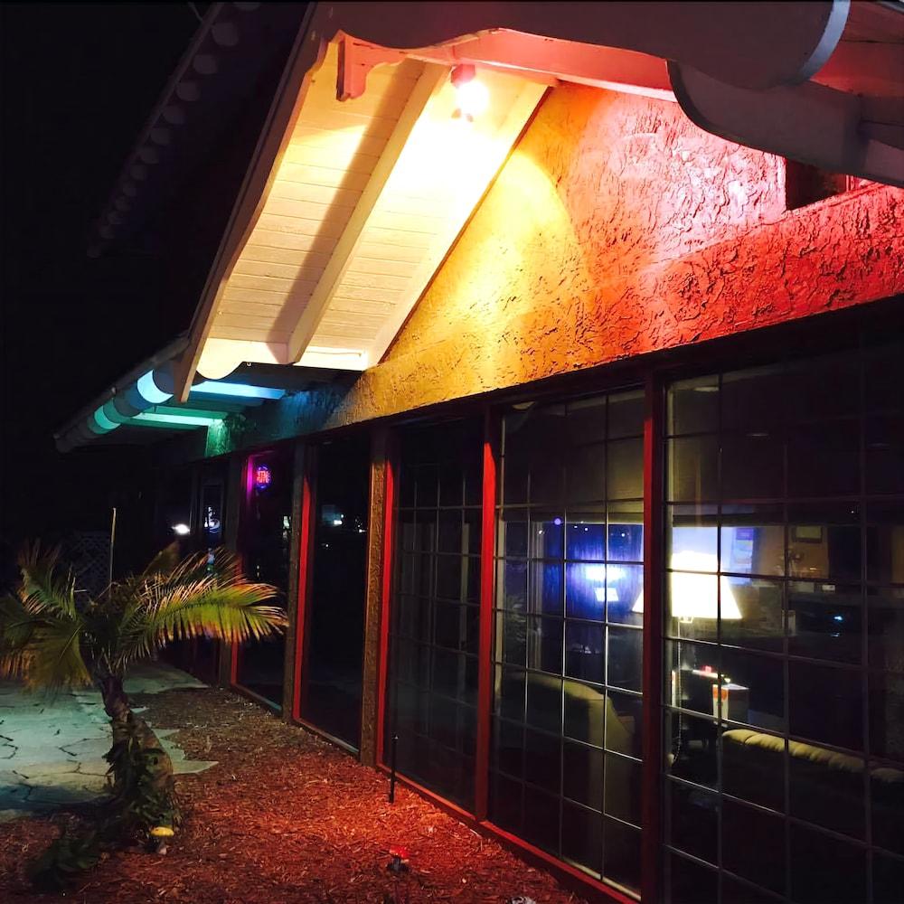 Econo Lodge Cocoa Beach - Near The Port Luaran gambar