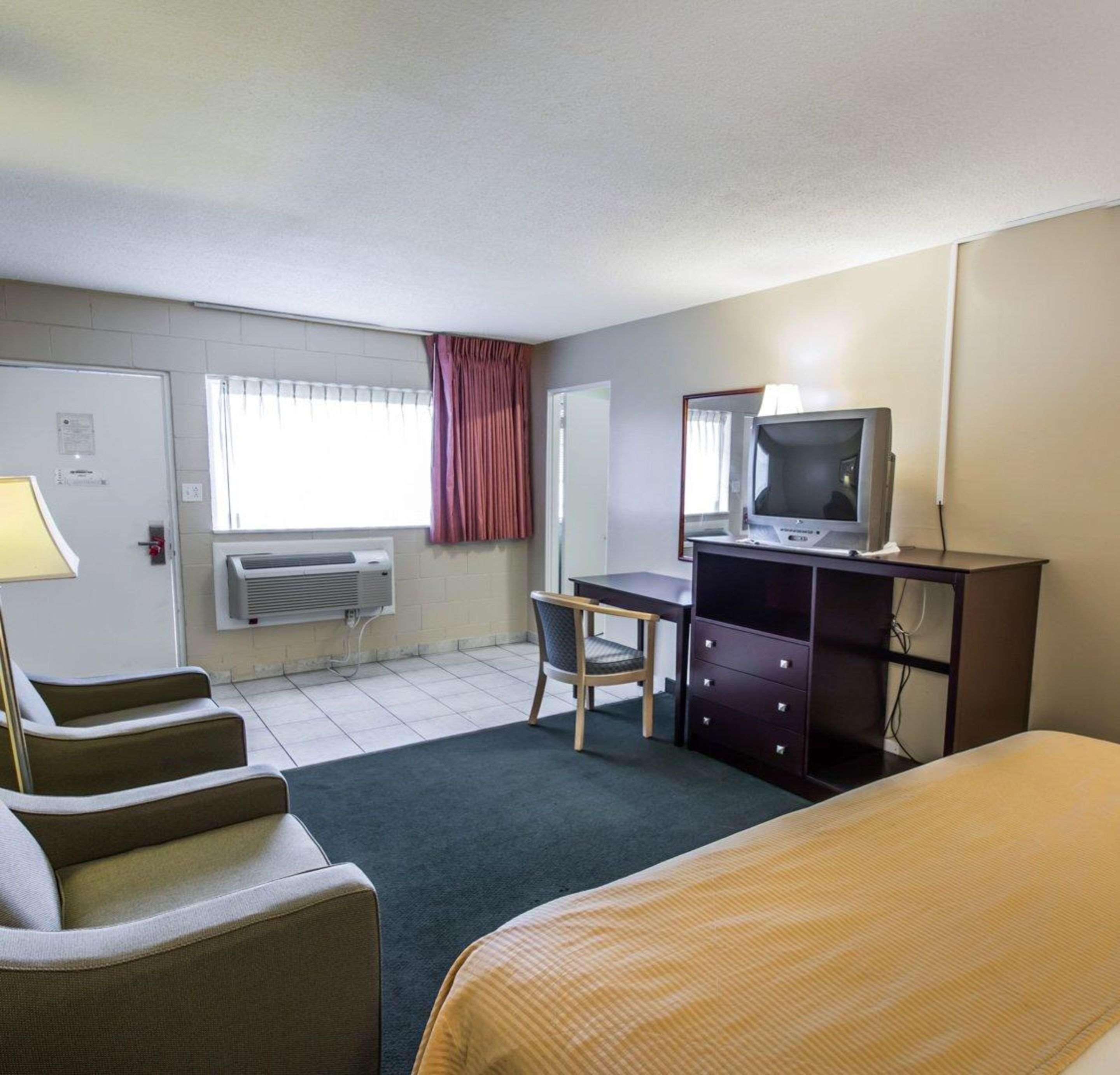 Econo Lodge Cocoa Beach - Near The Port Luaran gambar
