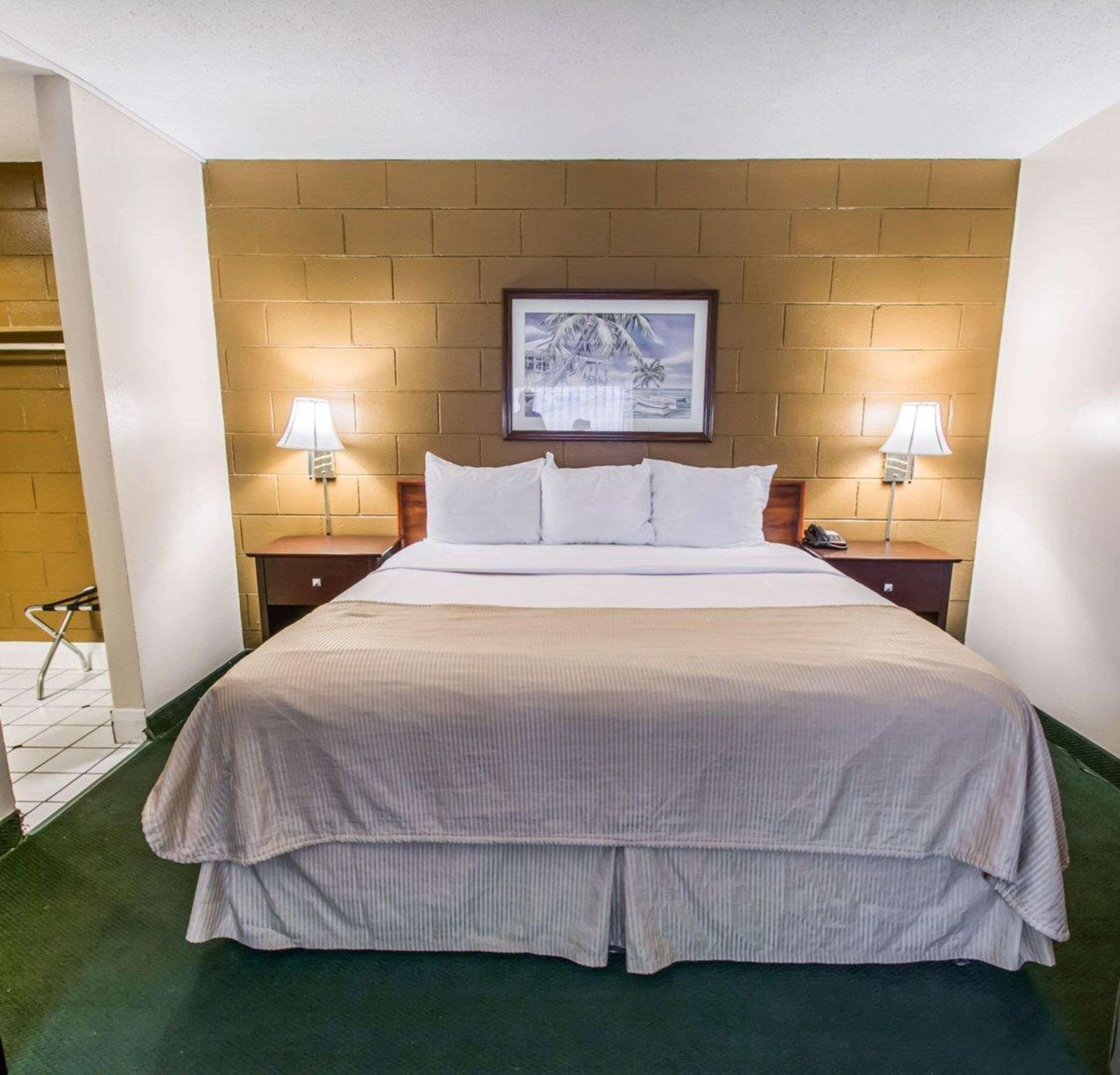 Econo Lodge Cocoa Beach - Near The Port Luaran gambar
