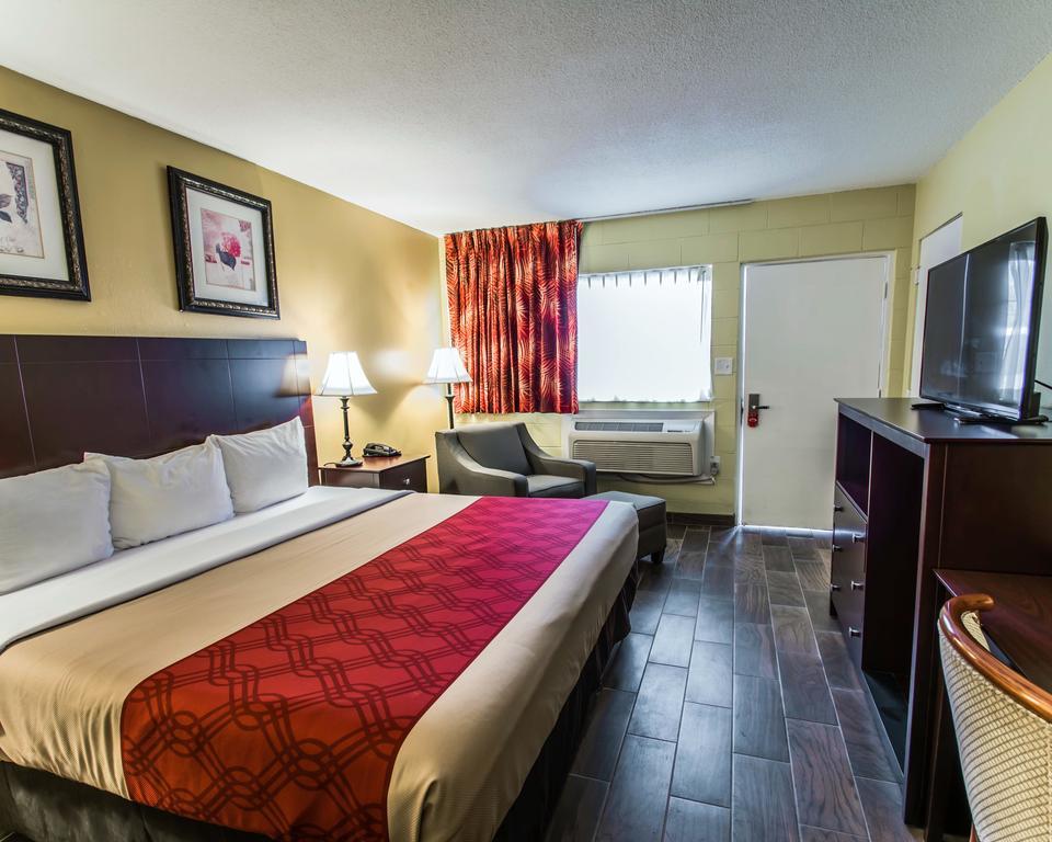 Econo Lodge Cocoa Beach - Near The Port Luaran gambar