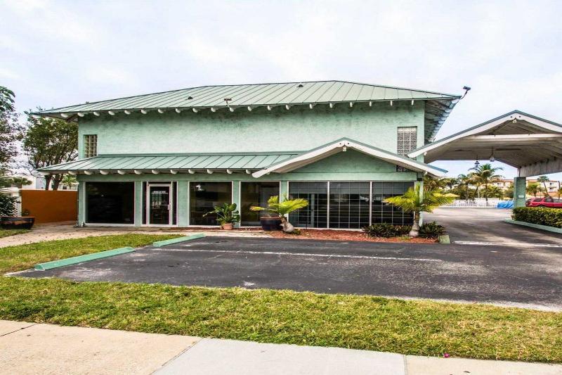 Econo Lodge Cocoa Beach - Near The Port Luaran gambar