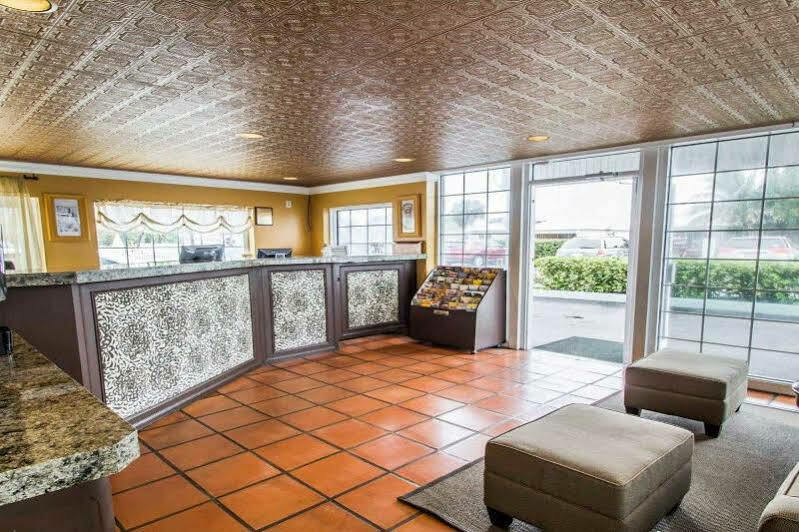 Econo Lodge Cocoa Beach - Near The Port Luaran gambar